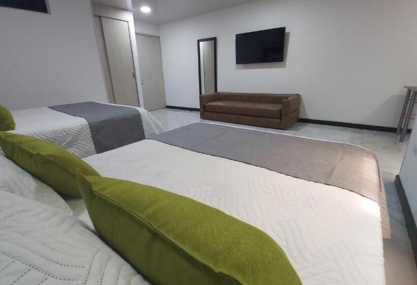 חדר משפחתי, Los Maderos