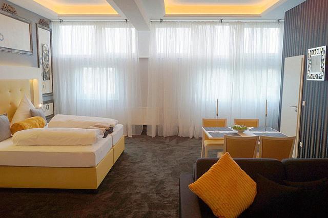 디럭스 스위트, Diamond