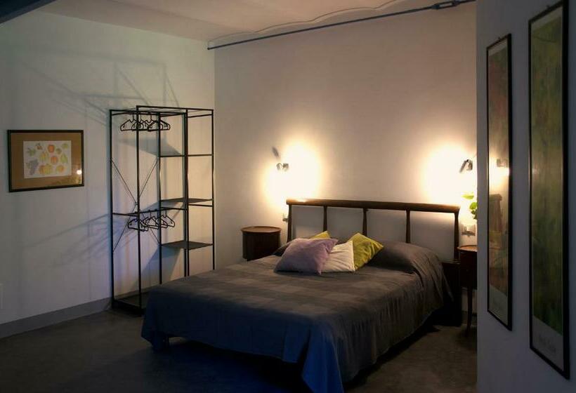 اتاق استاندارد سه تخته با چشم‌انداز باغ, Corte La Volta