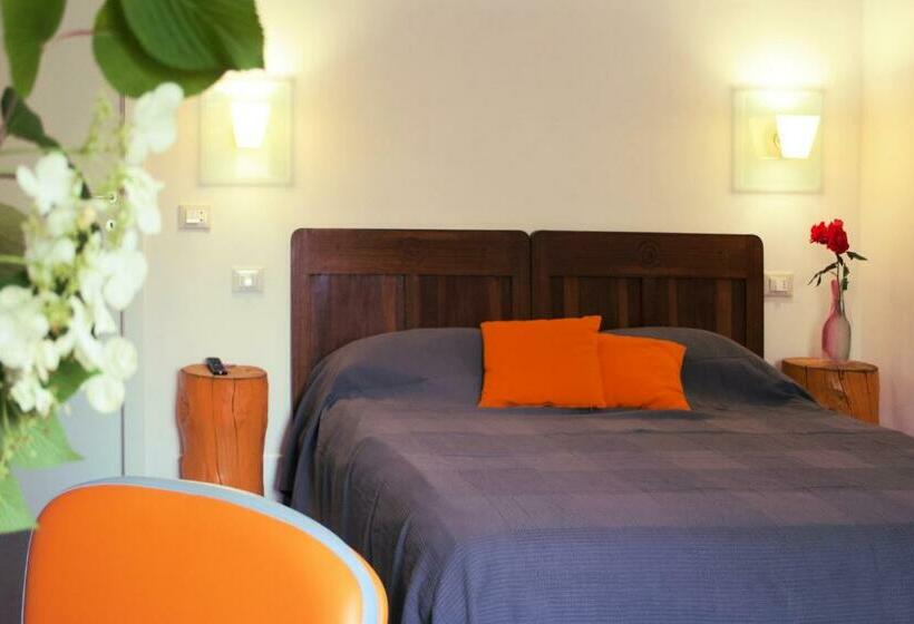 اتاق استاندارد سه نفره, Corte La Volta