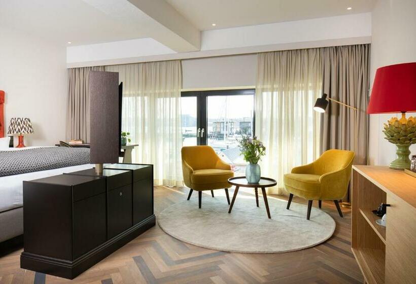 غرفة قياسية, Das James