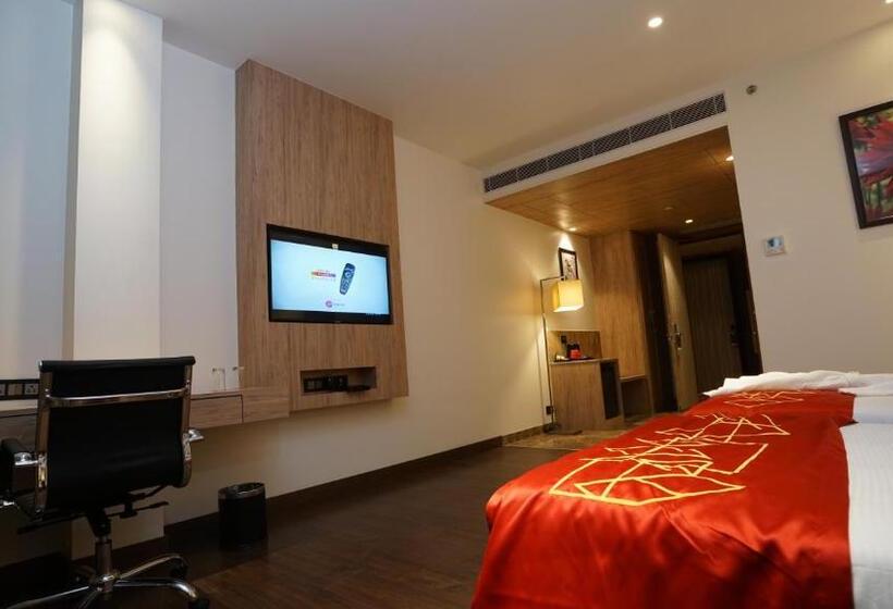 キングサイズベッドのデラックスルーム, Ramada By Wyndham Aligarh Gt Road