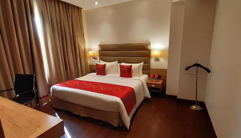 带大床的套房, Ramada By Wyndham Aligarh Gt Road