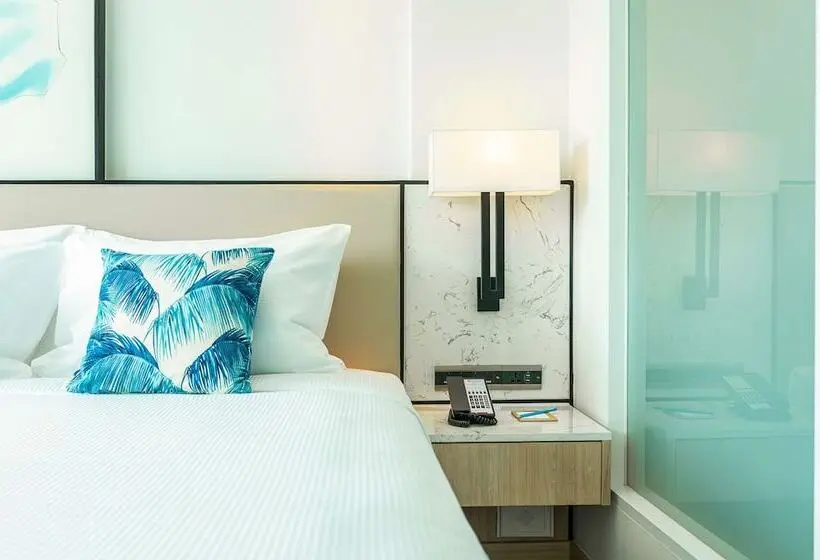 ダブルベッドスタンダードルーム, Hilton Garden Inn Phuket, Thailand