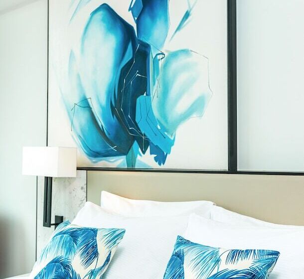 발코니가 있는 프리미엄 룸, Hilton Garden Inn Phuket, Thailand