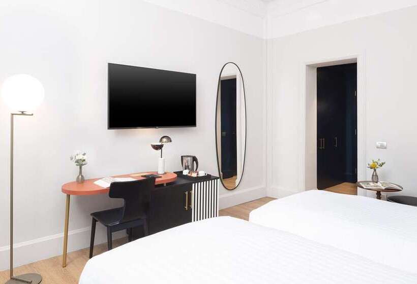 발코니가 있는 프리미엄 룸, Hilton Garden Inn Phuket, Thailand