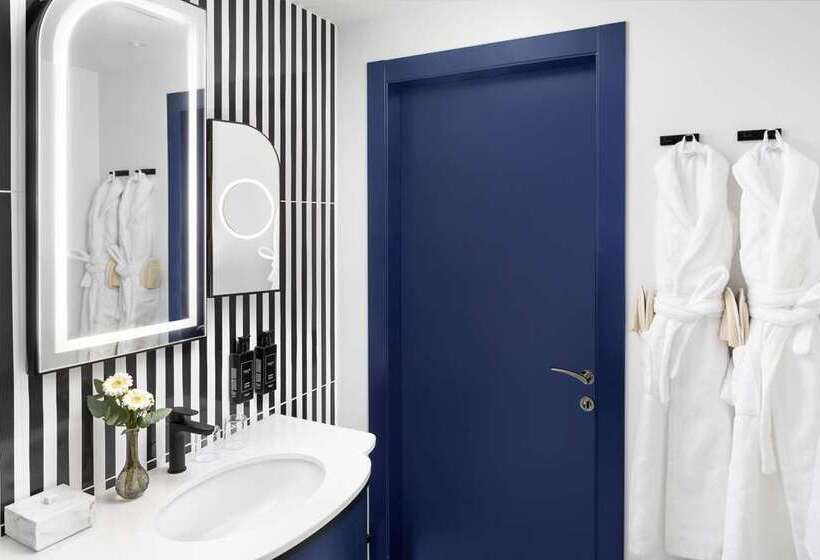 발코니가 있는 프리미엄 룸, Hilton Garden Inn Phuket, Thailand