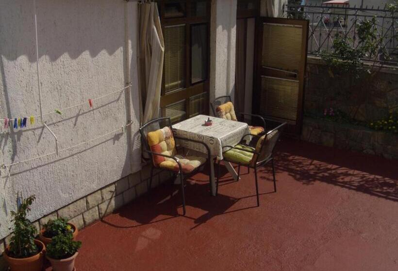 스탠다드 스튜디오, Guest House Villa Jadera