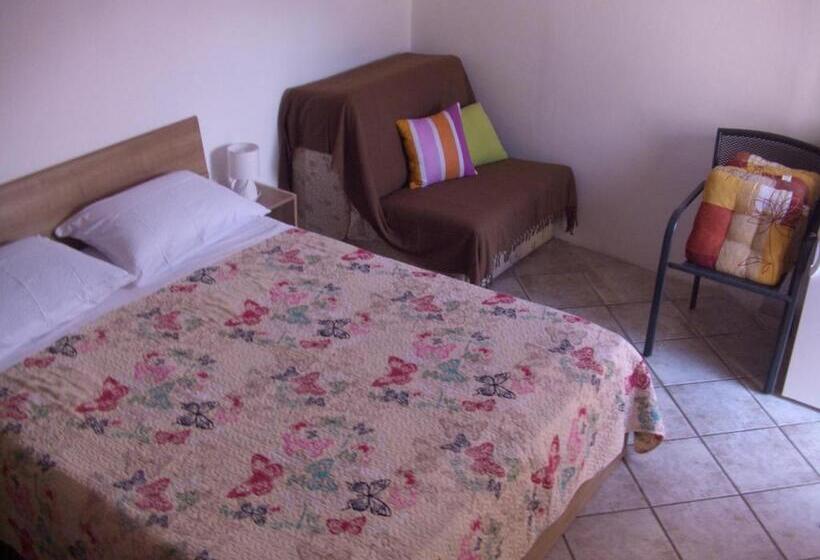 스탠다드 스튜디오, Guest House Villa Jadera