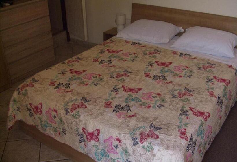 스탠다드 스튜디오, Guest House Villa Jadera