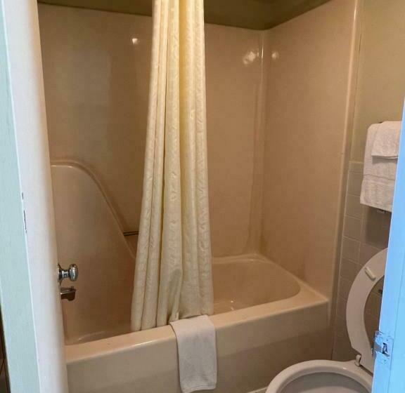 Номер Стандарт, Royal Inn Motel Charlottesville