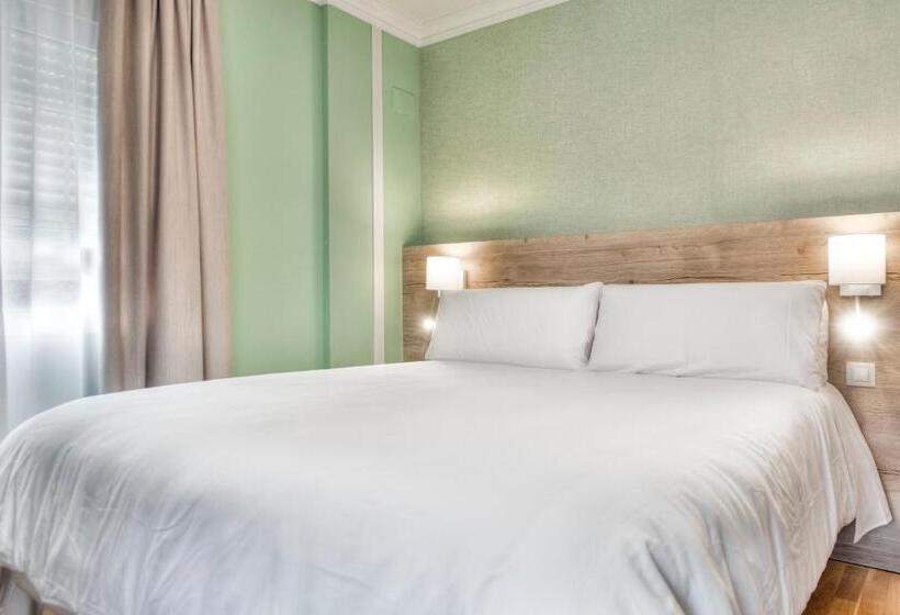 スタンダードルーム, Pura Vida Pirineos