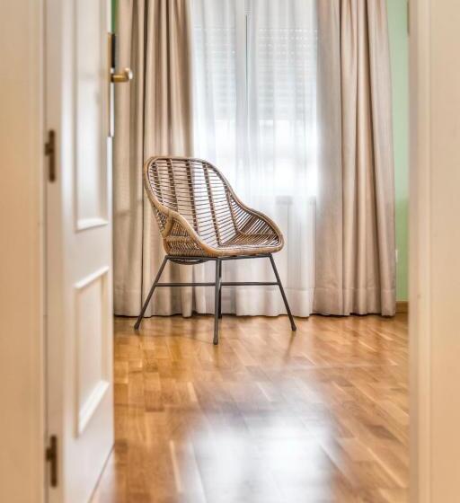 スタンダードルーム, Pura Vida Pirineos