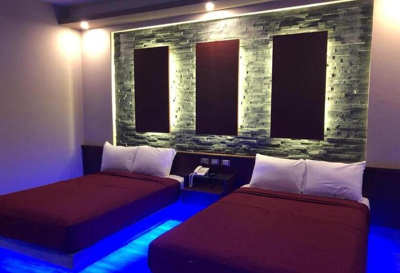 Standart Oda, Plaza Arteaga