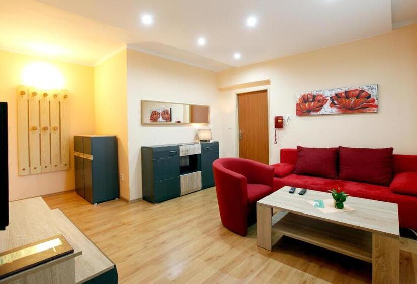 إستوديو قياسى, Penzion Astra