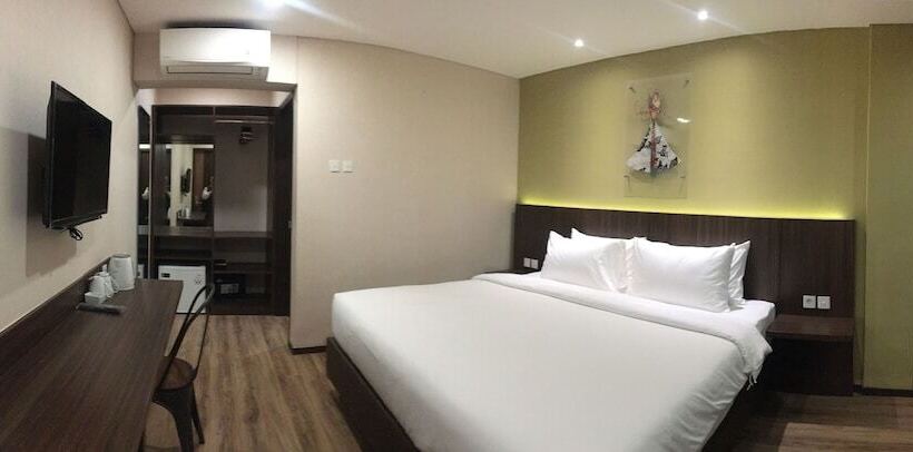 Quarto Deluxe, Guntur