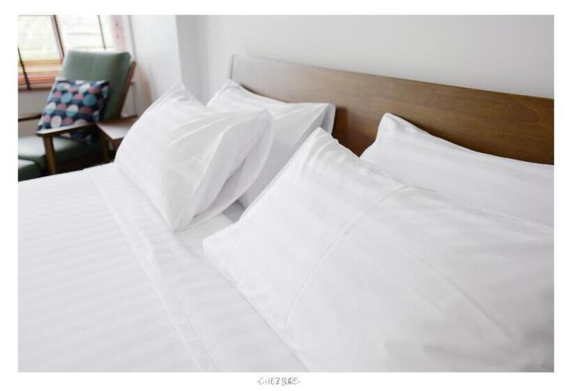 غرفة قياسية مطلّة علي الحديقة, Chez Bure   Bure Homestay