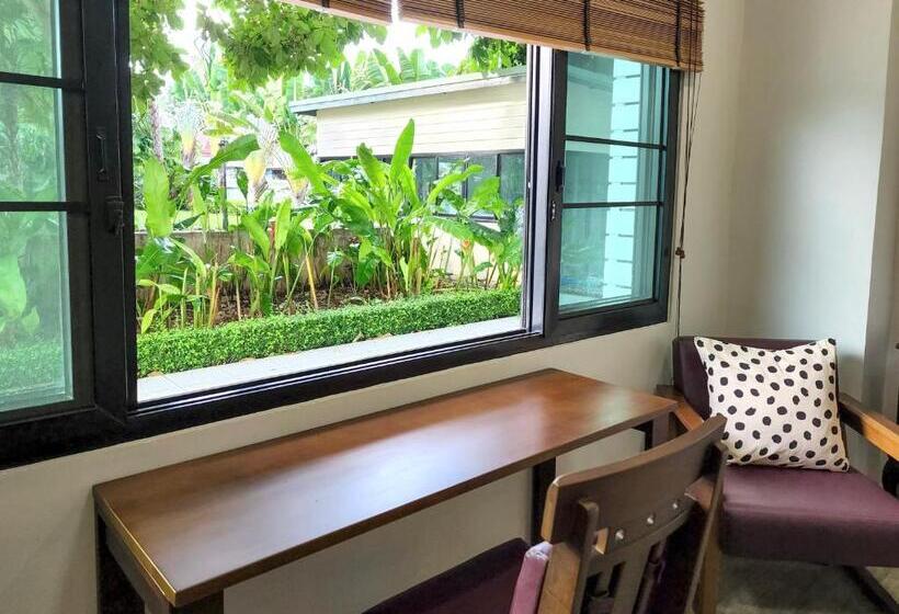 جناح مطلّ علي الحديقة, Chez Bure   Bure Homestay