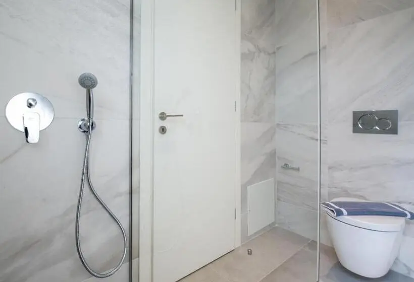 スーペリアスタジオ, Lotus Hotel Apartments