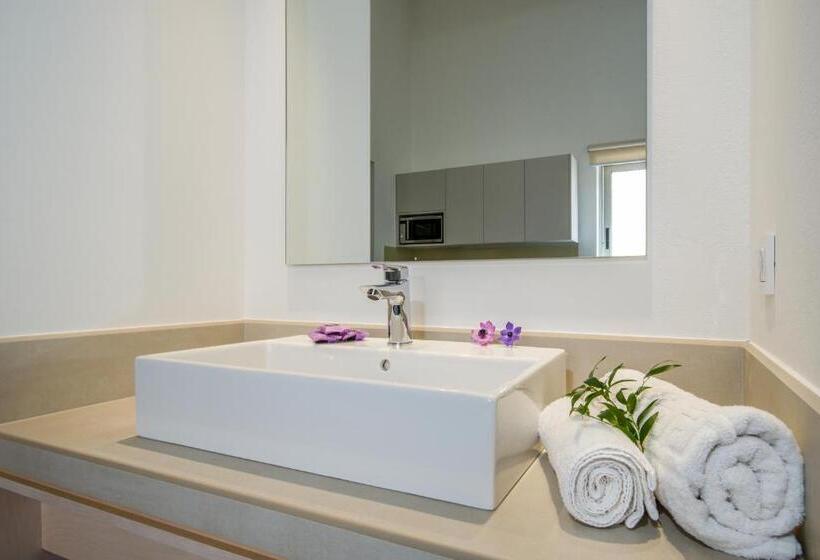 スーペリアスタジオ, Lotus Hotel Apartments