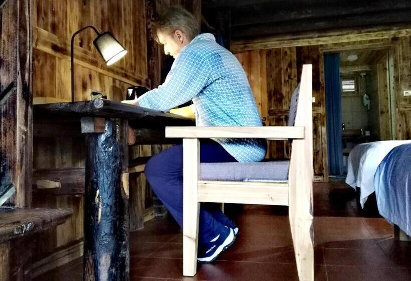 标准间带阳台, Lost World Sanjiang Guest House