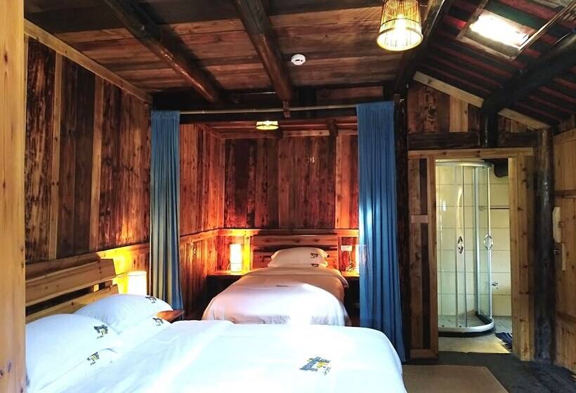家庭间, Lost World Sanjiang Guest House
