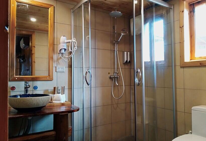 家庭间, Lost World Sanjiang Guest House