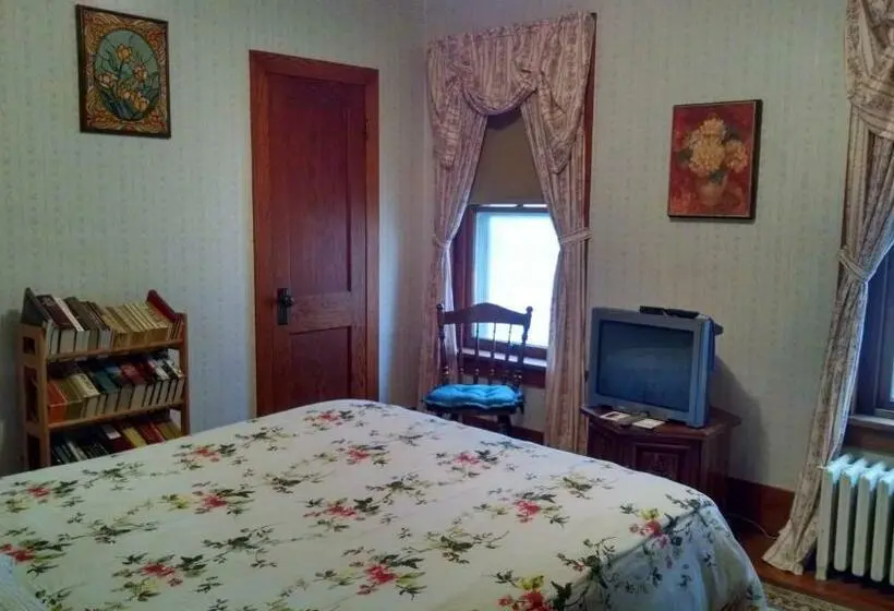 バス共有のスタンダードルーム, Fish & Loaves Bed And Breakfast
