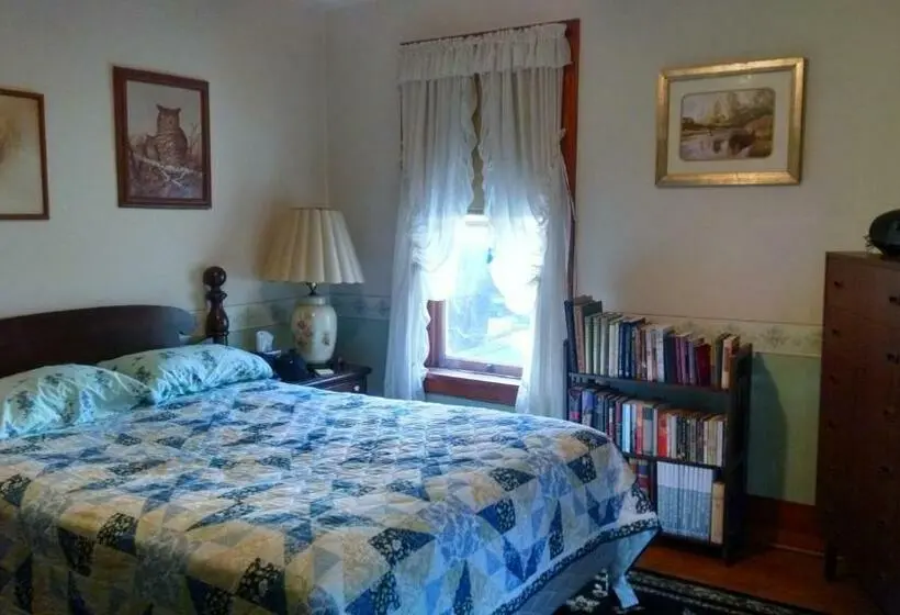 バス共有のスタンダードルーム, Fish & Loaves Bed And Breakfast