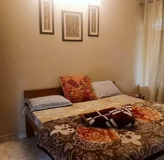 バルコニー付きデラックスルーム, Himtrekstays,mcleodganj