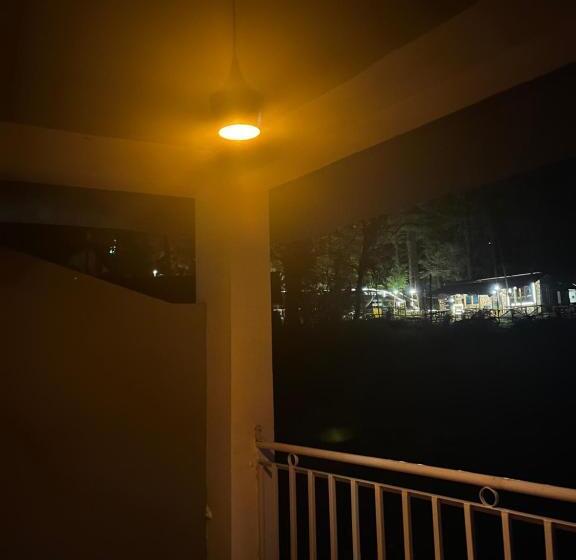 غرفة سوبيريور سرير كينج, Himtrekstays,mcleodganj