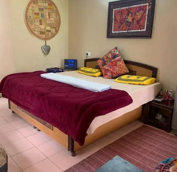 キングサイズベッドのスーペリアルーム, Himtrekstays,mcleodganj