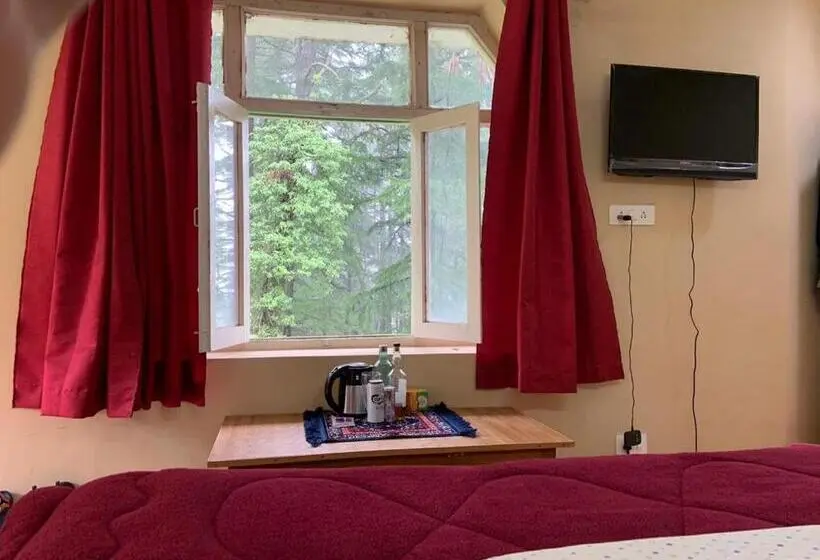 キングサイズベッドのスーペリアルーム, Himtrekstays,mcleodganj