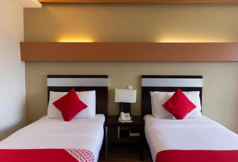Quarto Estandar, East View