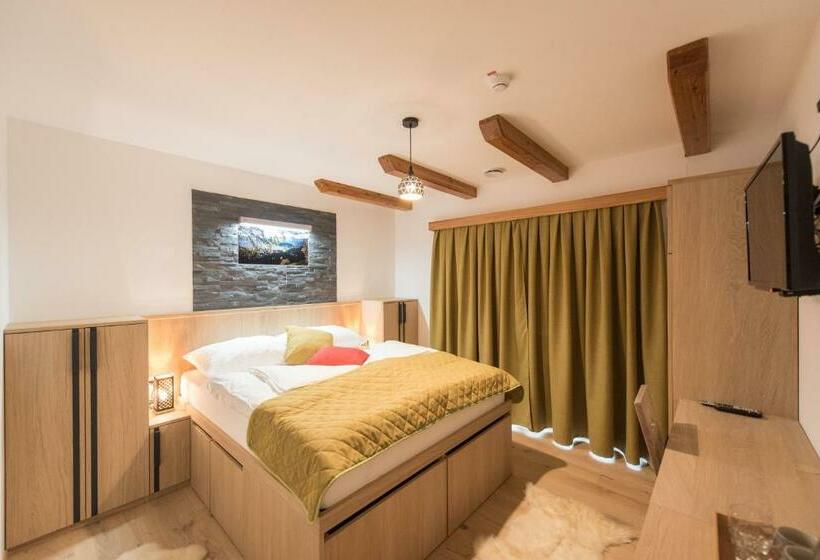 اتاق استاندارد با بالکن, Guesthouse Lajnar