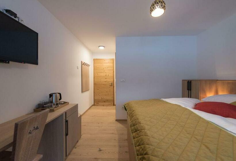 اتاق استاندارد با بالکن, Guesthouse Lajnar