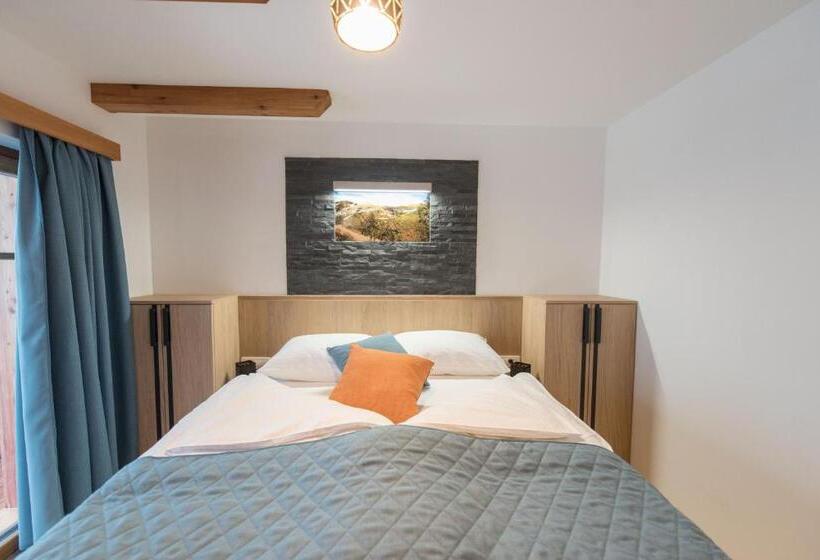 اتاق استاندارد با بالکن, Guesthouse Lajnar