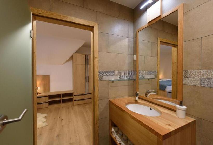 استودیو استاندارد با بالکن, Guesthouse Lajnar