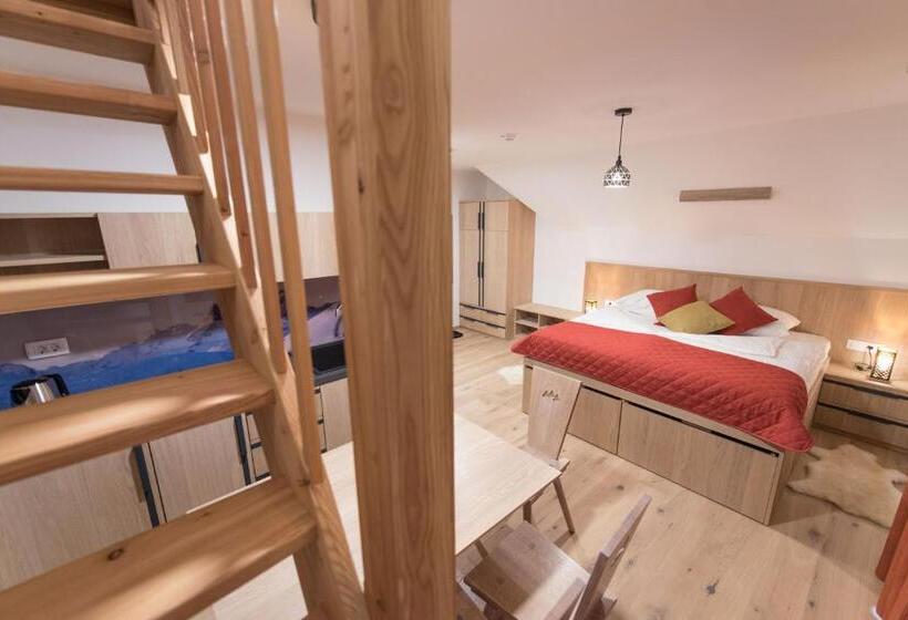 استودیو استاندارد با بالکن, Guesthouse Lajnar