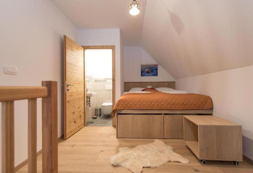 استودیو استاندارد با بالکن, Guesthouse Lajnar