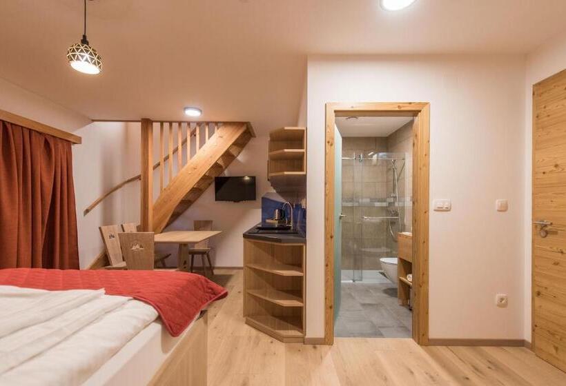 استودیو استاندارد با بالکن, Guesthouse Lajnar