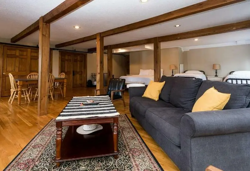 Suite with lake view, The Lodge At Pleasant Point