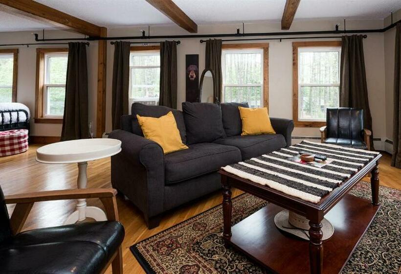 Suite with lake view, The Lodge At Pleasant Point