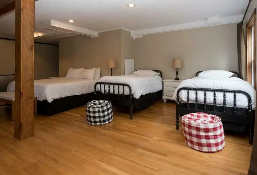 Suite with lake view, The Lodge At Pleasant Point