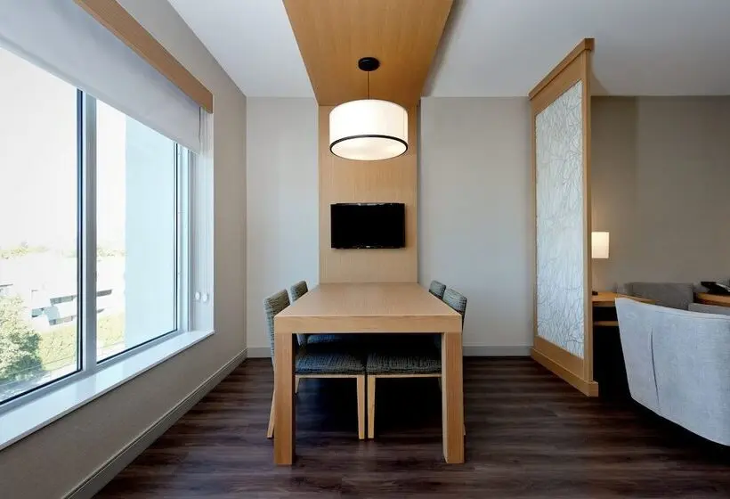 身障者適用スイートルーム, Hyatt Place Kelowna
