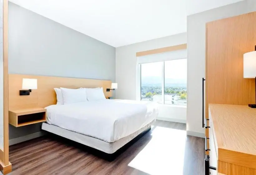 キングサイズベッドのスタンダードルーム, Hyatt Place Kelowna