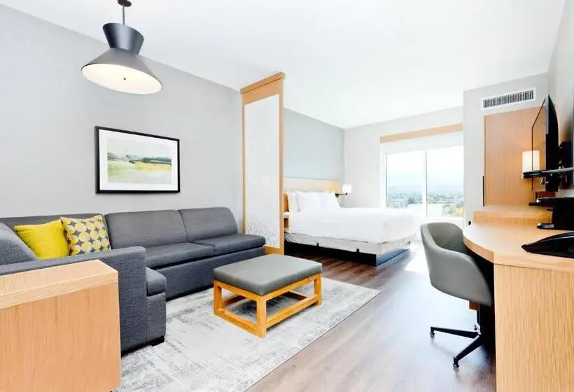 身障者適用キングサイズベッドルーム, Hyatt Place Kelowna