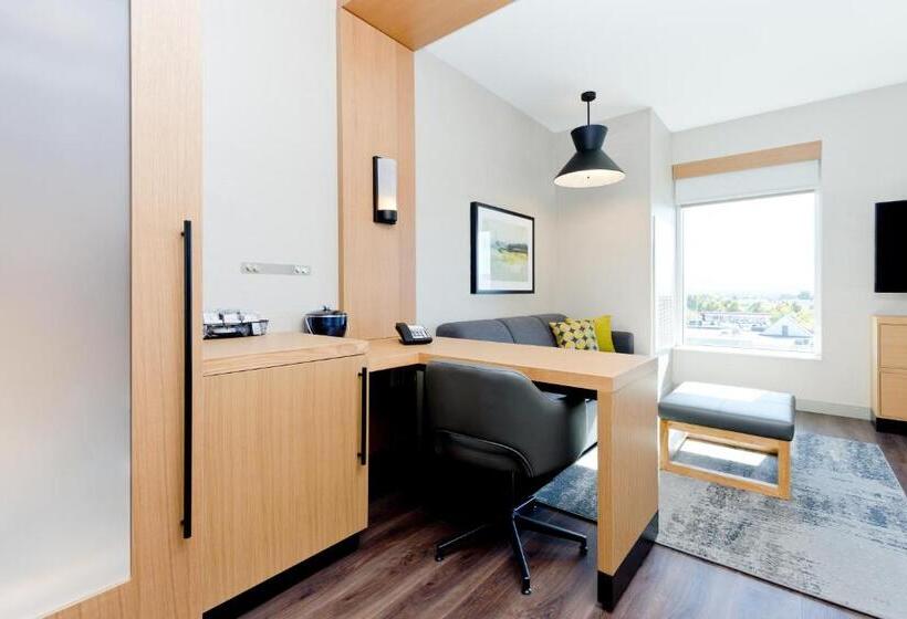 带大床的标准间, Hyatt Place Kelowna