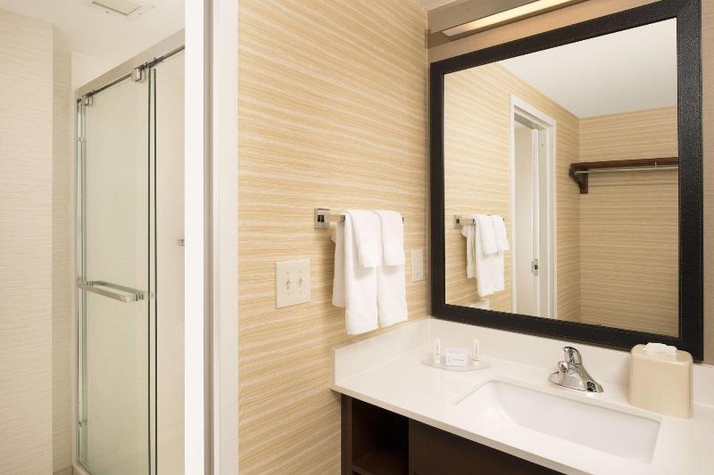 غرفة قياسية سرير كينج, Fairfield Inn & Suites By Marriott Albany East Greenbush