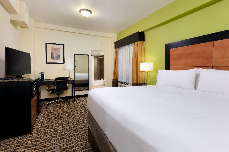 キングサイズベッドのスタンダードルーム, Holiday Inn Express & Suites   Atlanta Downtown, An Ihg